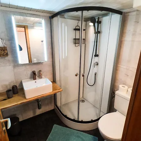 Alojamento de Acomodação e Pequeno-almoço Luny's 3*