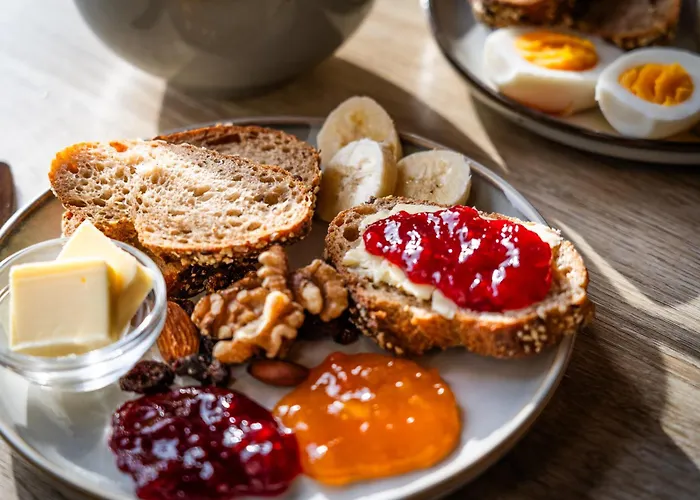 Luny's Bed & Breakfast 3*